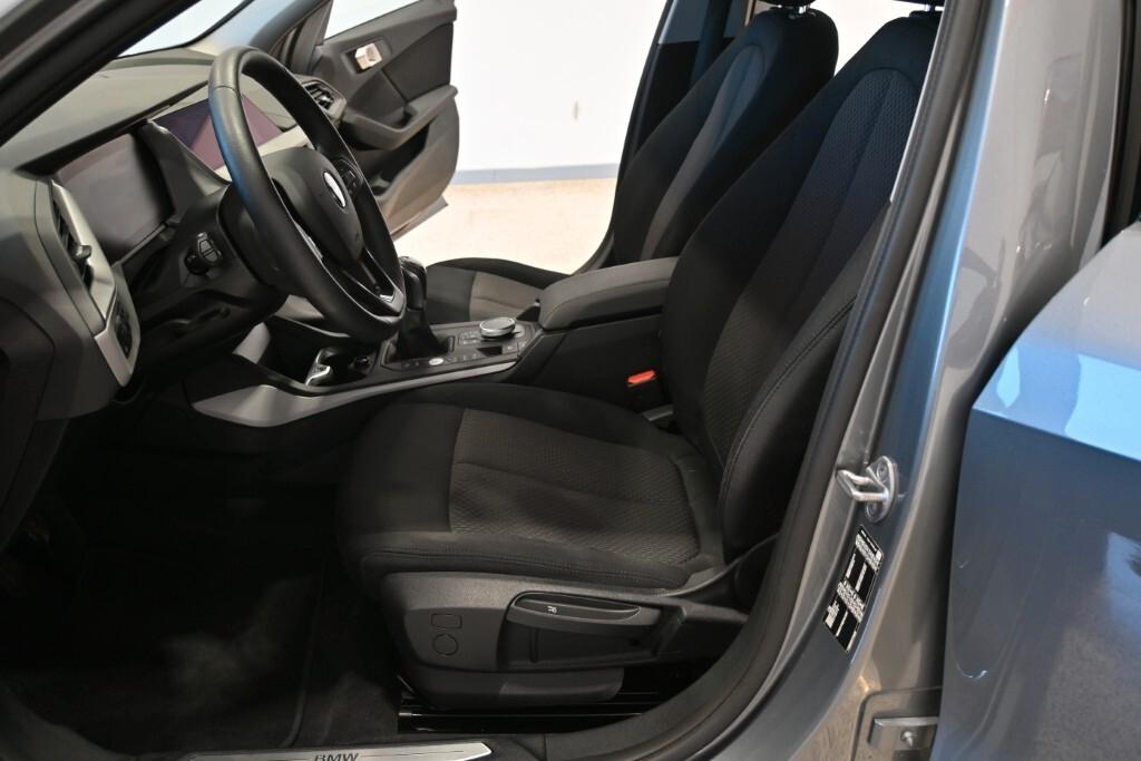 BMW 116D 115CV 6M. BUSINESS ADVANTAGE ( FARI LED - BMW DIGITAL COCKPIT - CRUISE - NAVI - MIRROR - PDC )