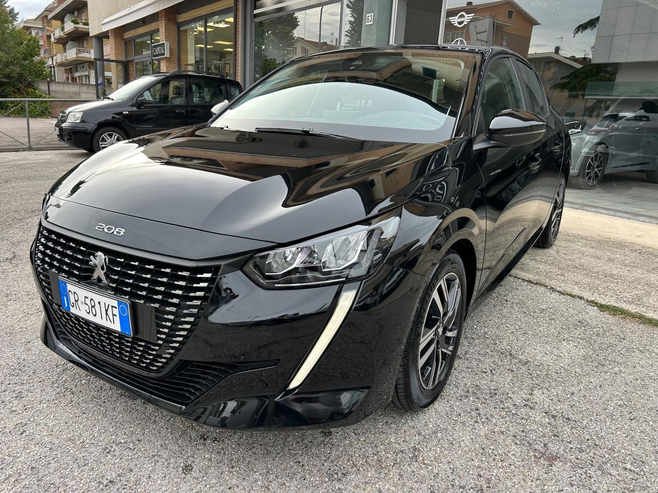 Peugeot 208 1.2 75 CV ( 30.000 KM) PARI AL NUOVO!!!