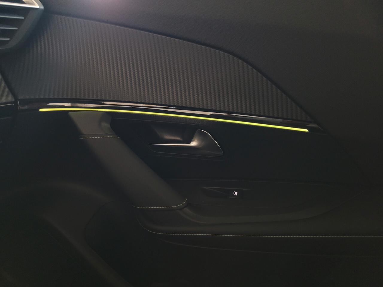 1.2 GT AUT. ACC LED CARPLAY RETROCAMERA