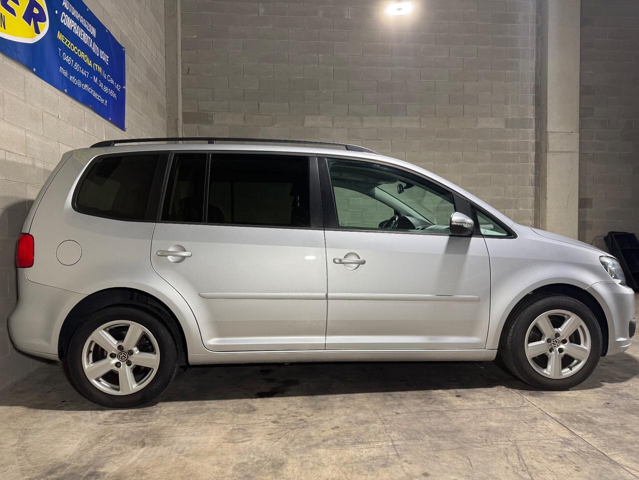 Volkswagen Touran 1.6 TDI 7 POSTI NEOPATENTATI