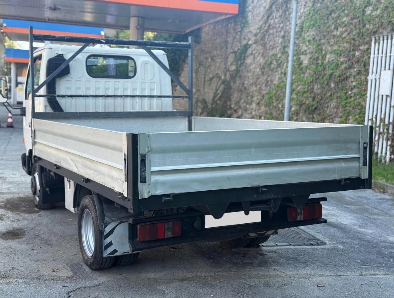 Nissan cabstar 2.5 diesel furgone aperto