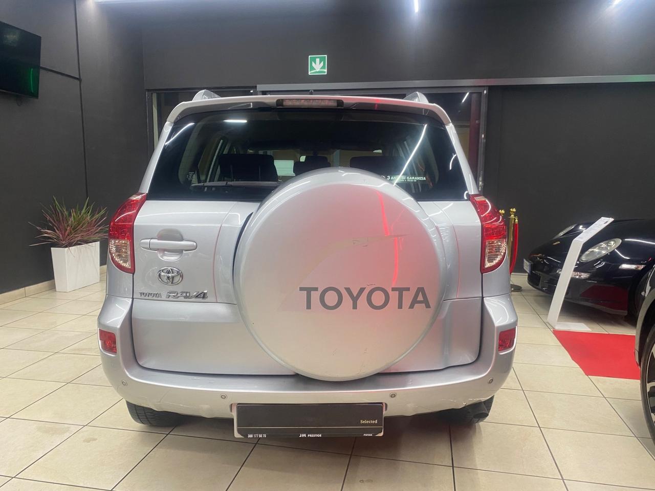 Toyota RAV4 2.2 D-4D 136 CV Luxury UNICO PROPRIETARIO