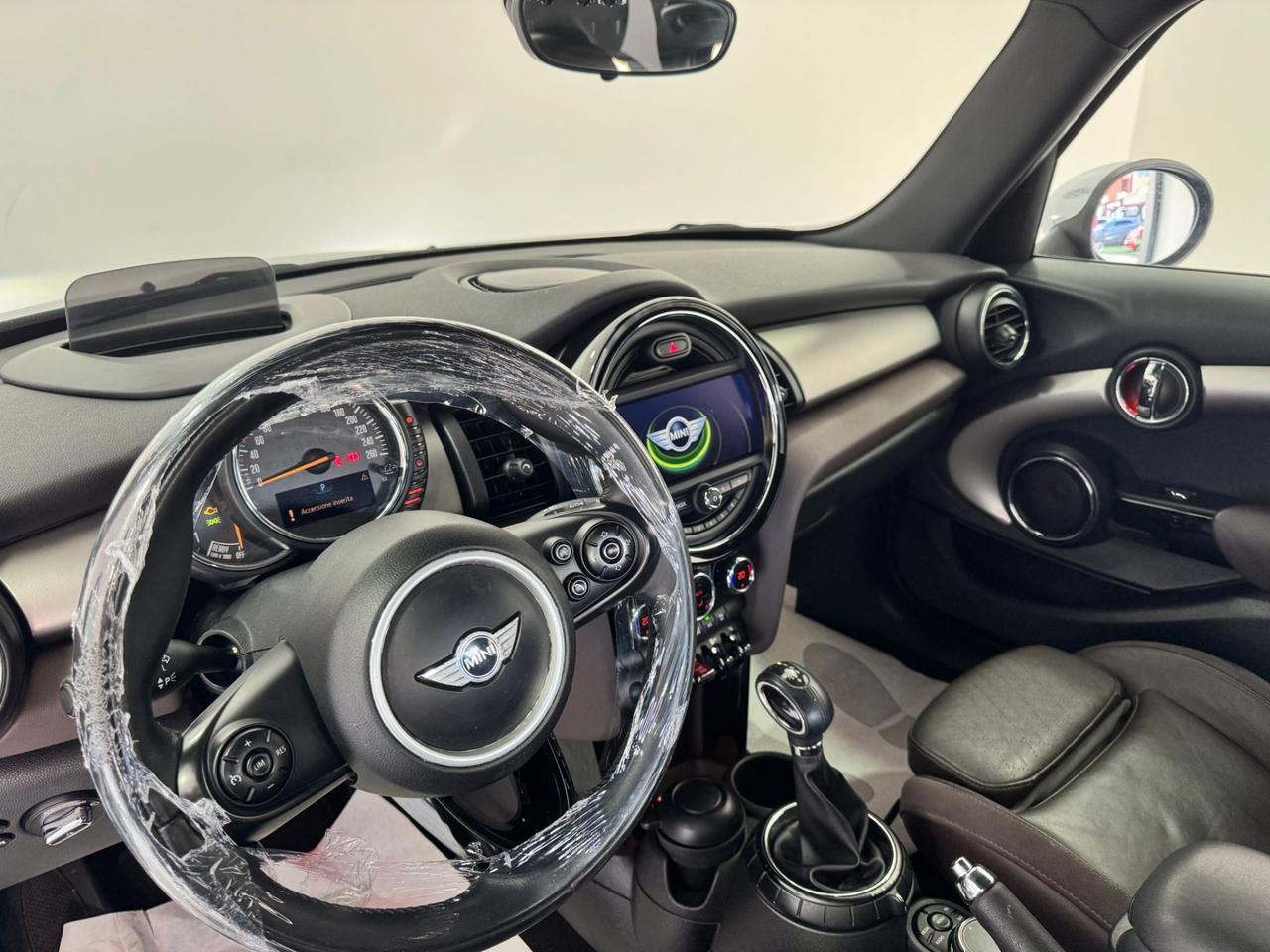 Mini 1.5 Cooper D 5 porte-LED -NAVI-GARANTITA-2014