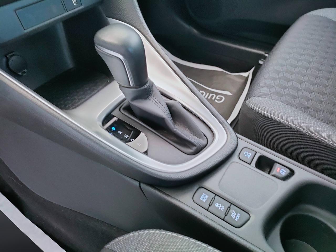 TOYOTA Yaris - TOYOTA Yaris 1.5 Hybrid 5 porte Trend