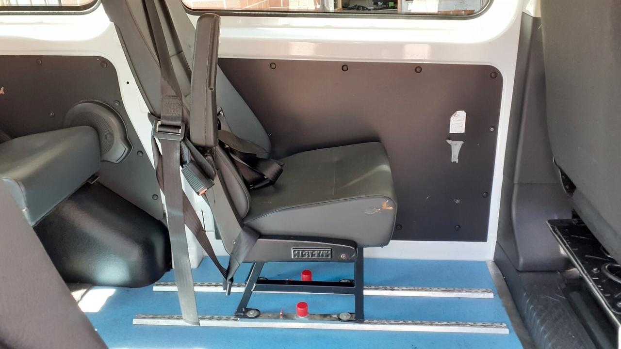 Ford Transit Custom trasporto disabili pedana +IVA