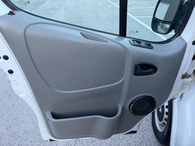 RENAULT Trafic T27 1.9 dCi/100 GANCIO TRAINO