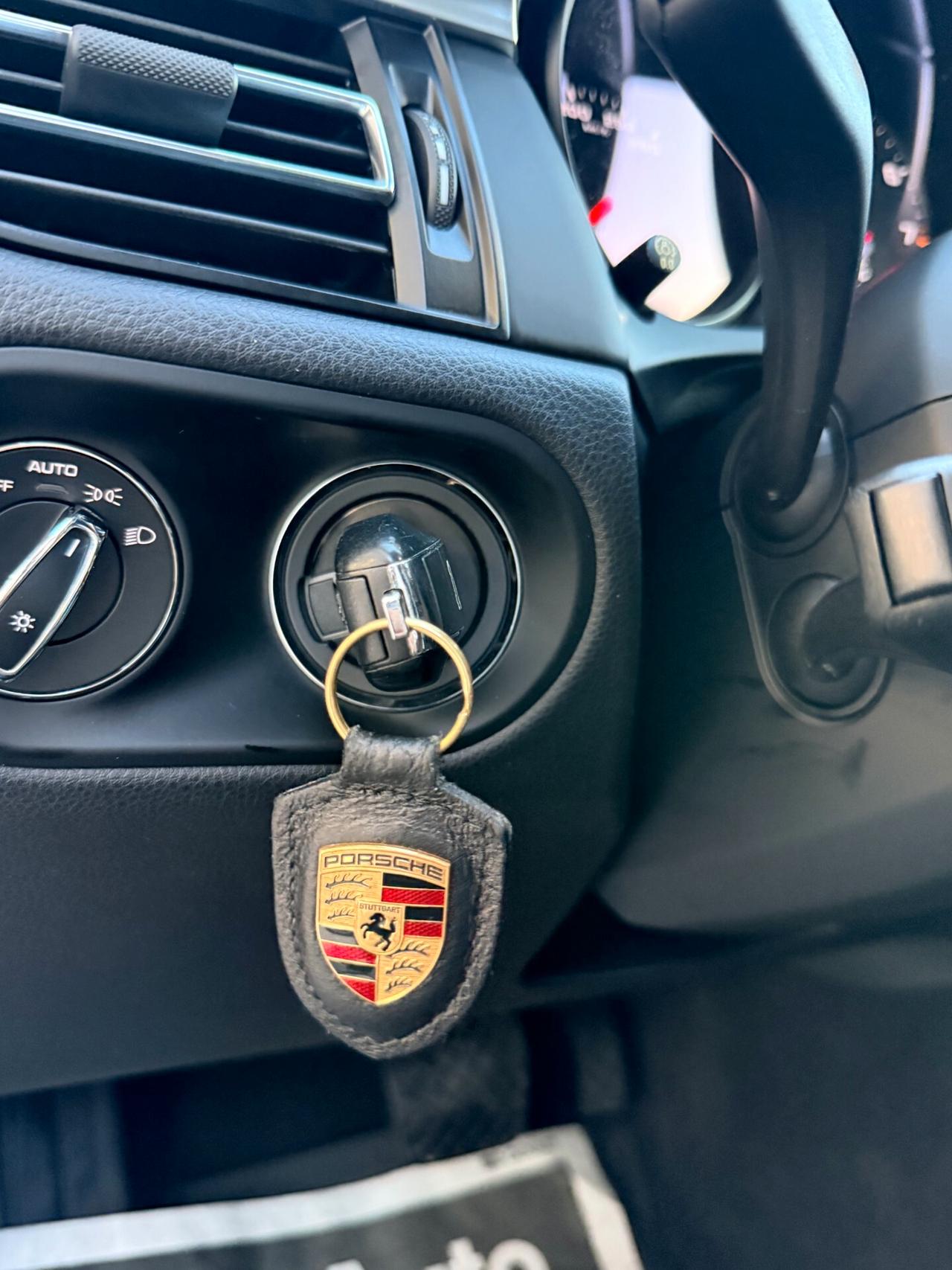 Porsche Macan 2.0 245cv pdk NAVI,TELECAMERA,VIRTUAL COCKPIT,APPLE CARPLAY,FULL LED,PELLEANDROID AUTO,ANTIFURTO