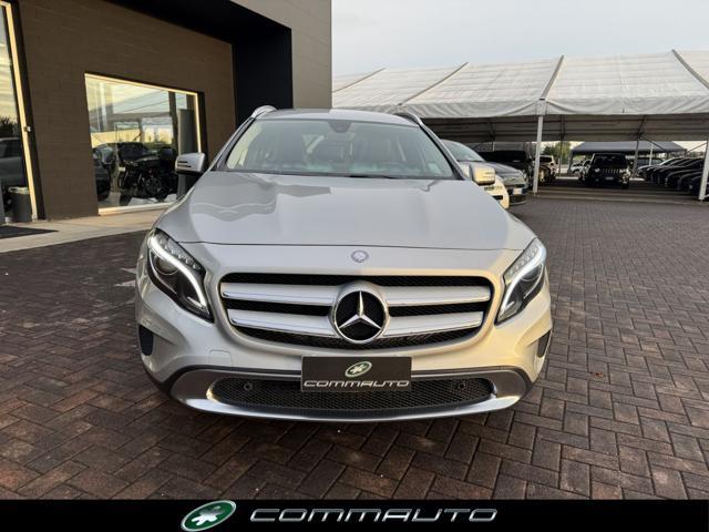 MERCEDES-BENZ GLA 200 d Automatic 4Matic Sport