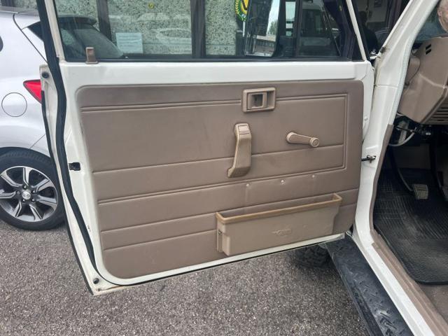 TOYOTA Land Cruiser HZJ78