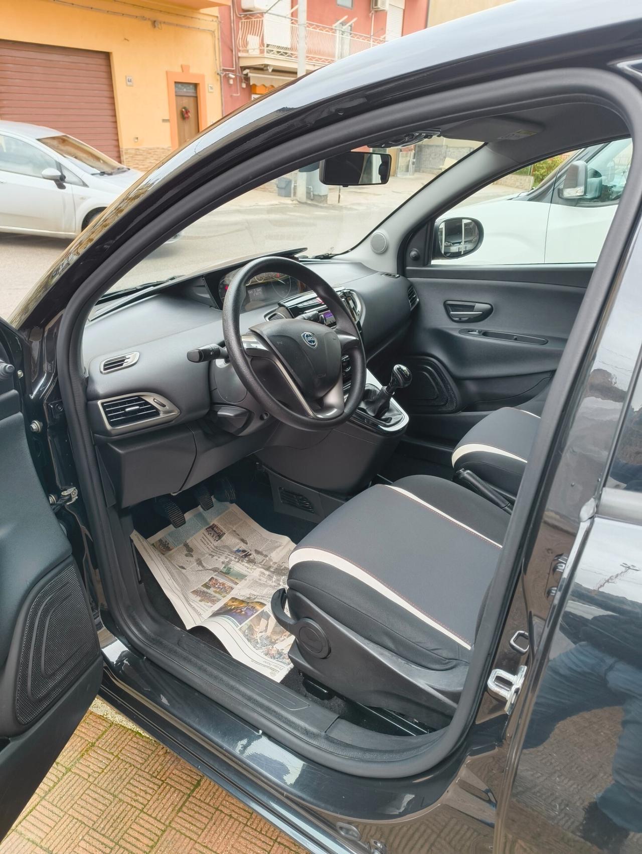 Lancia Ypsilon 1.3 MJT 16V 95 CV 5 porte S&S Elefantino