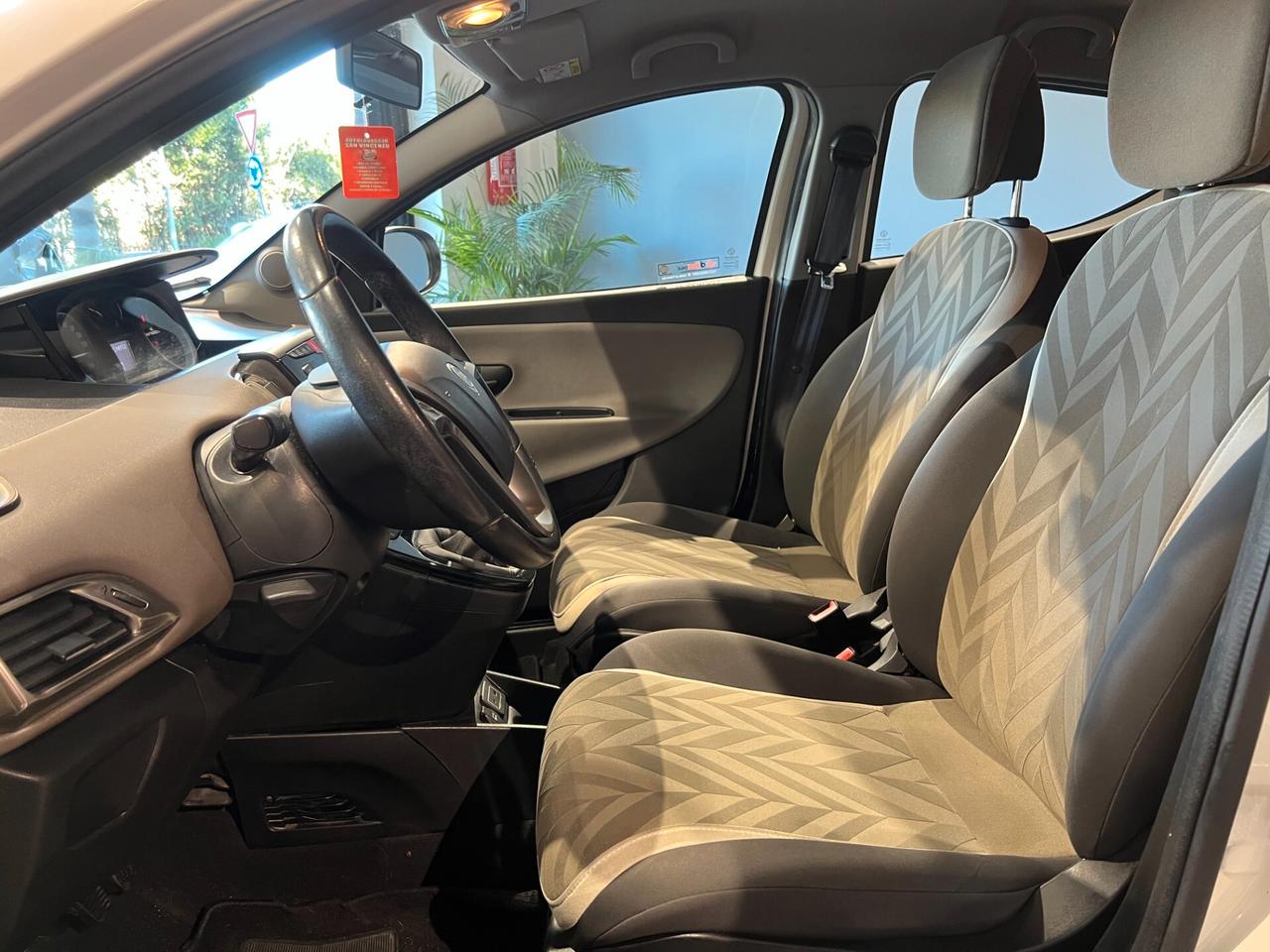 Lancia Ypsilon 1.2 69 CV 5p. GPL Ecochic Gold