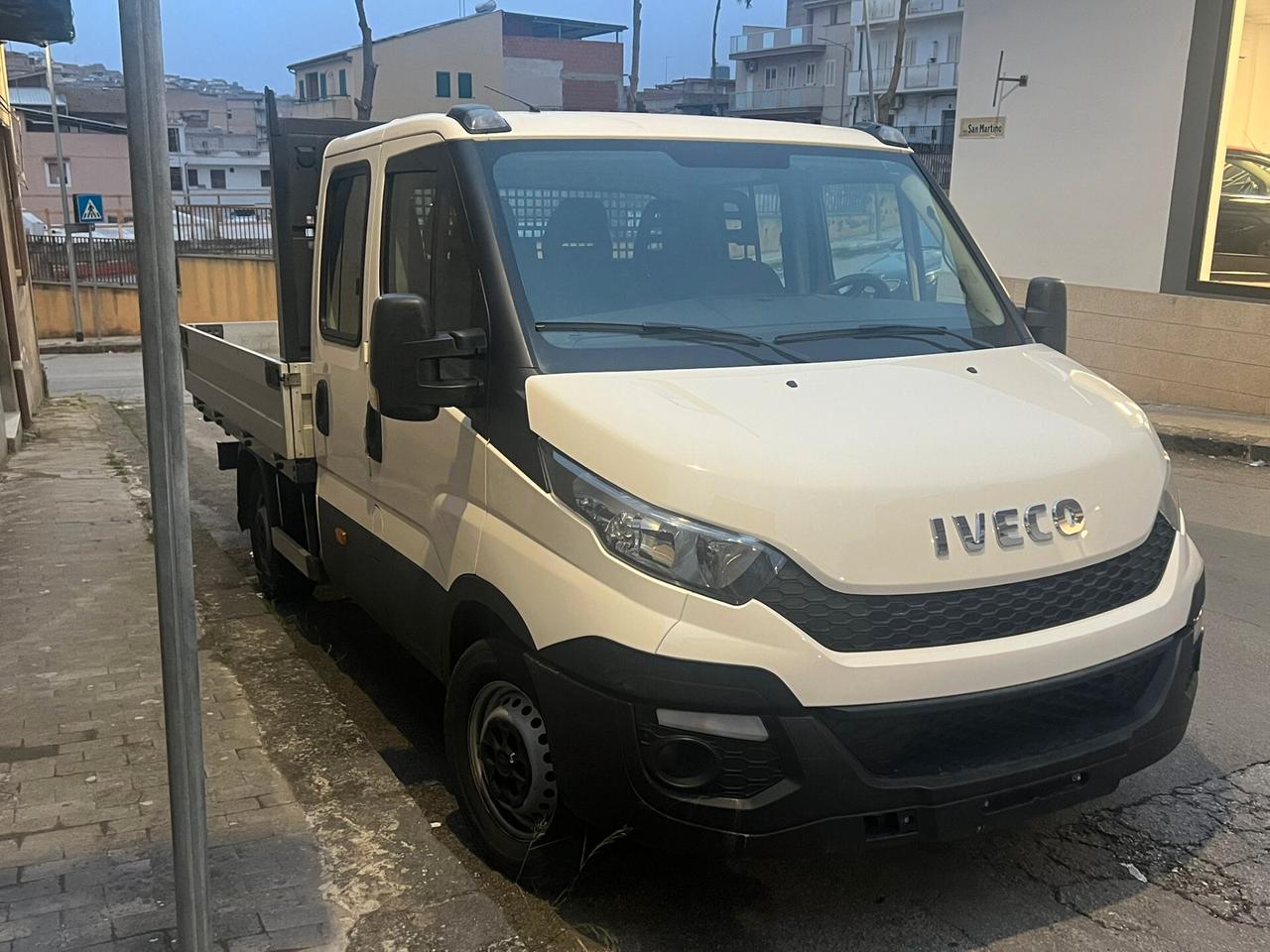 IVECO DAILY 2.3 TDCI 7 POSTI