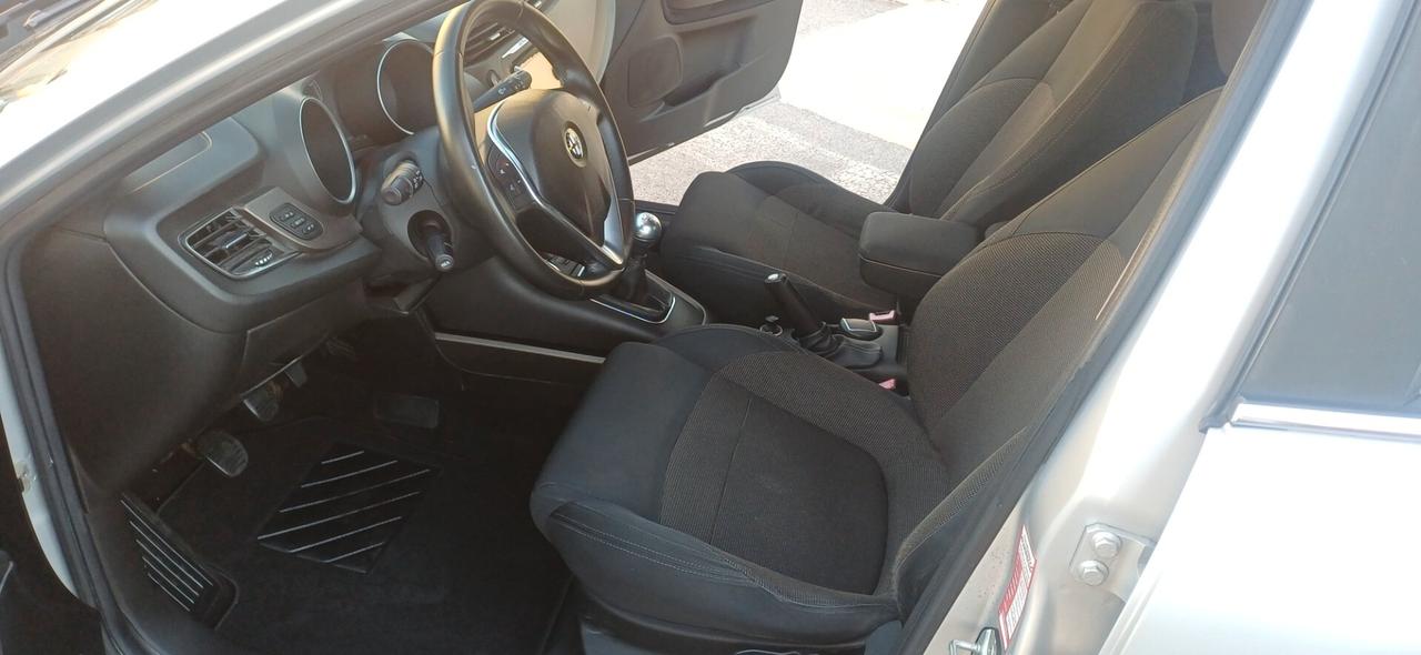 Alfa Romeo Giulietta 1.6 JTDm-2 105 CV Exclusive