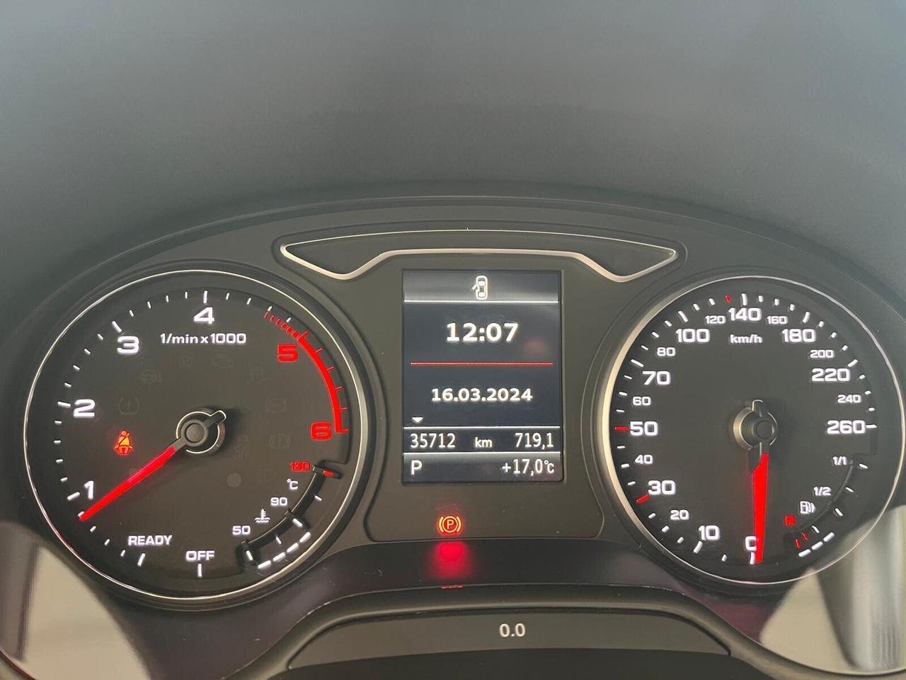 Audi Q2 30 TDI S tronic Identity Black