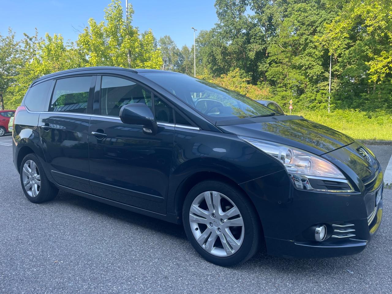 Peugeot 5008 1.6 e-HDi 112CV Stop&Start*Automatik*7 posti*