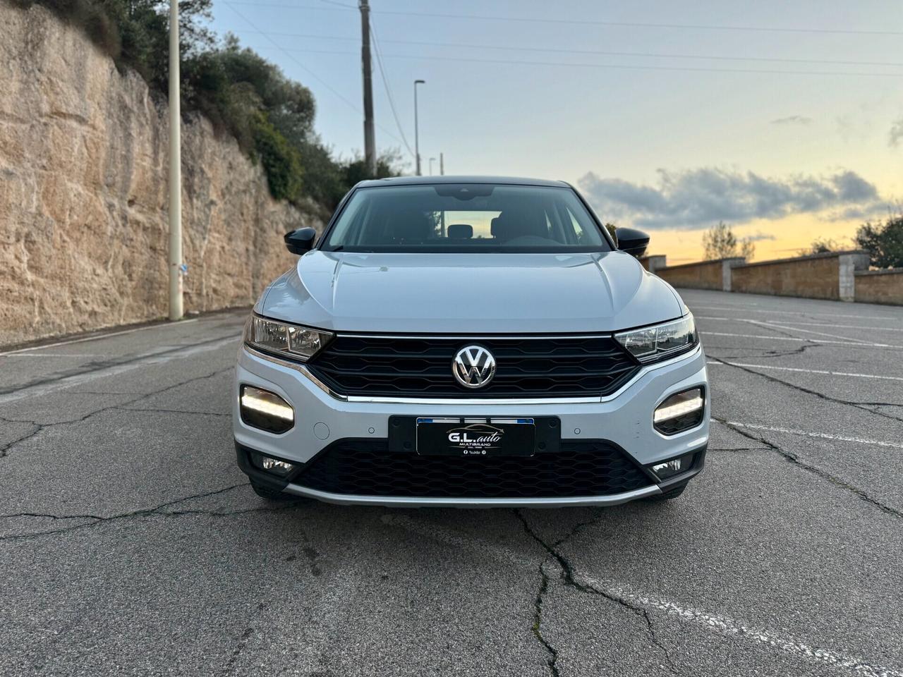 Volkswagen T-Roc/1.0 TSI 116 CV/CAR PLAY/CERCHI 17"/NEO