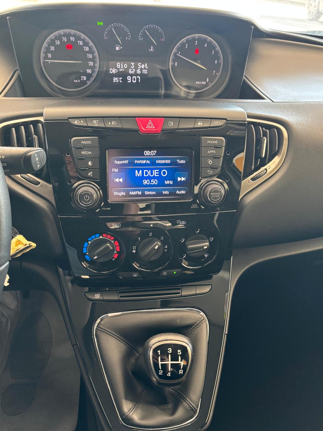Lancia Ypsilon 1.2 69 CV 5 porte Gold