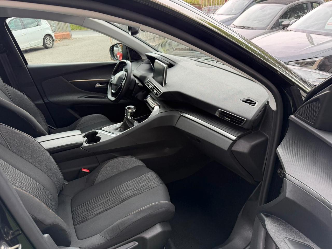 Peugeot 3008 BlueHDi 131CV Allure anno 12/2022 Permute Garanzia Finanziamenti