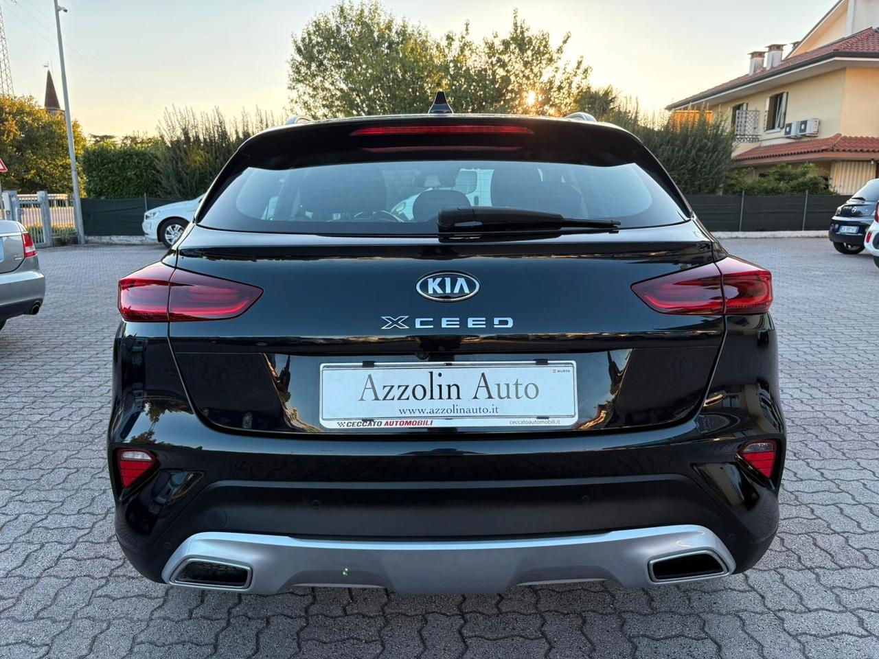 KIA XCEED 1.6 IBRIDA-DIESEL SI A NEOPATENTATI