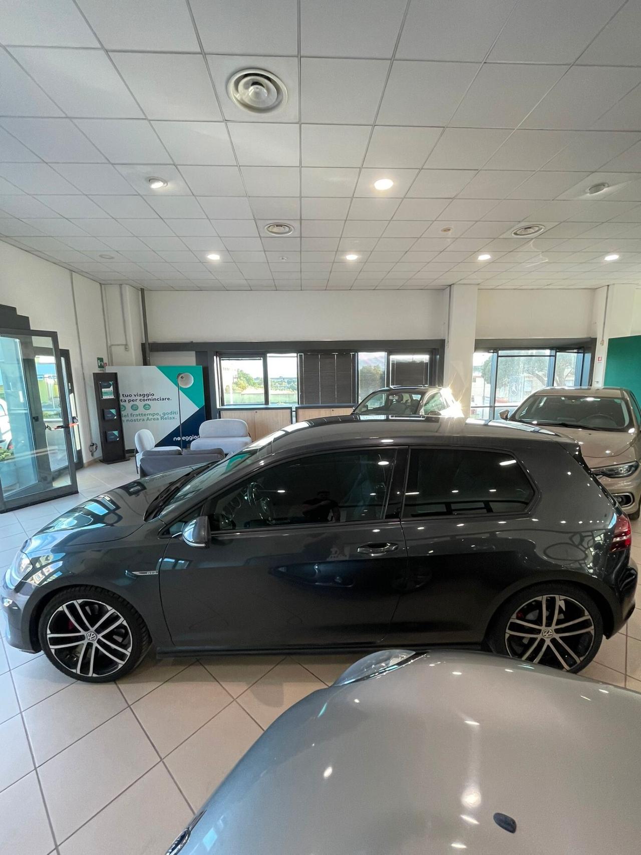 Volkswagen Golf GTD 2.0 TDI DSG 3p. BlueMotion Technology