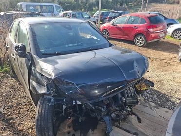 OPEL CORSA 6 SERIE 2024 EURO6E INCIDENTATA
