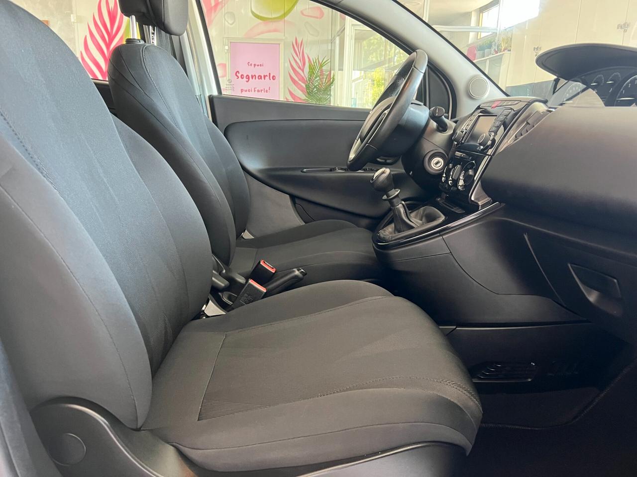 Lancia Ypsilon 1.2 69 CV 5 porte S&S Gold