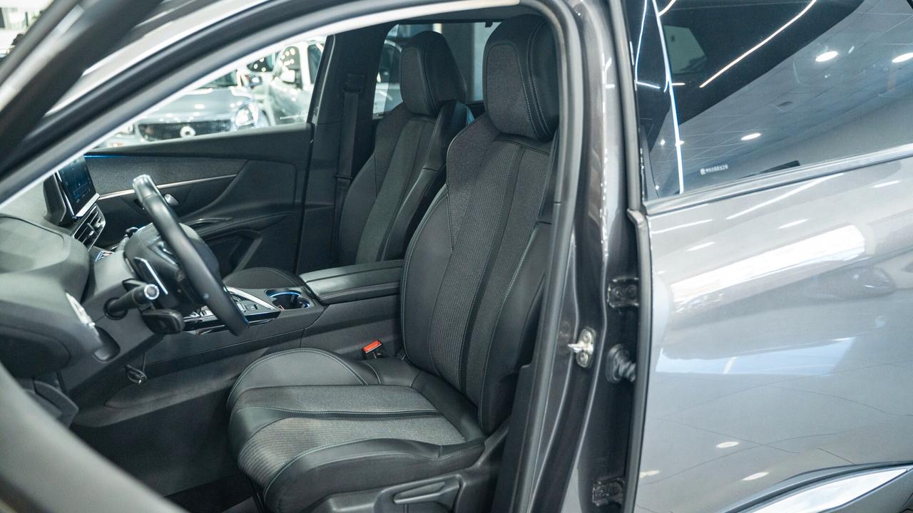 Peugeot 5008 1.5 BLUEHDI ALLURE PACK EAT8 7 POSTI S&S 131CV AUTO VIRUTAL FULL OPTIONAL