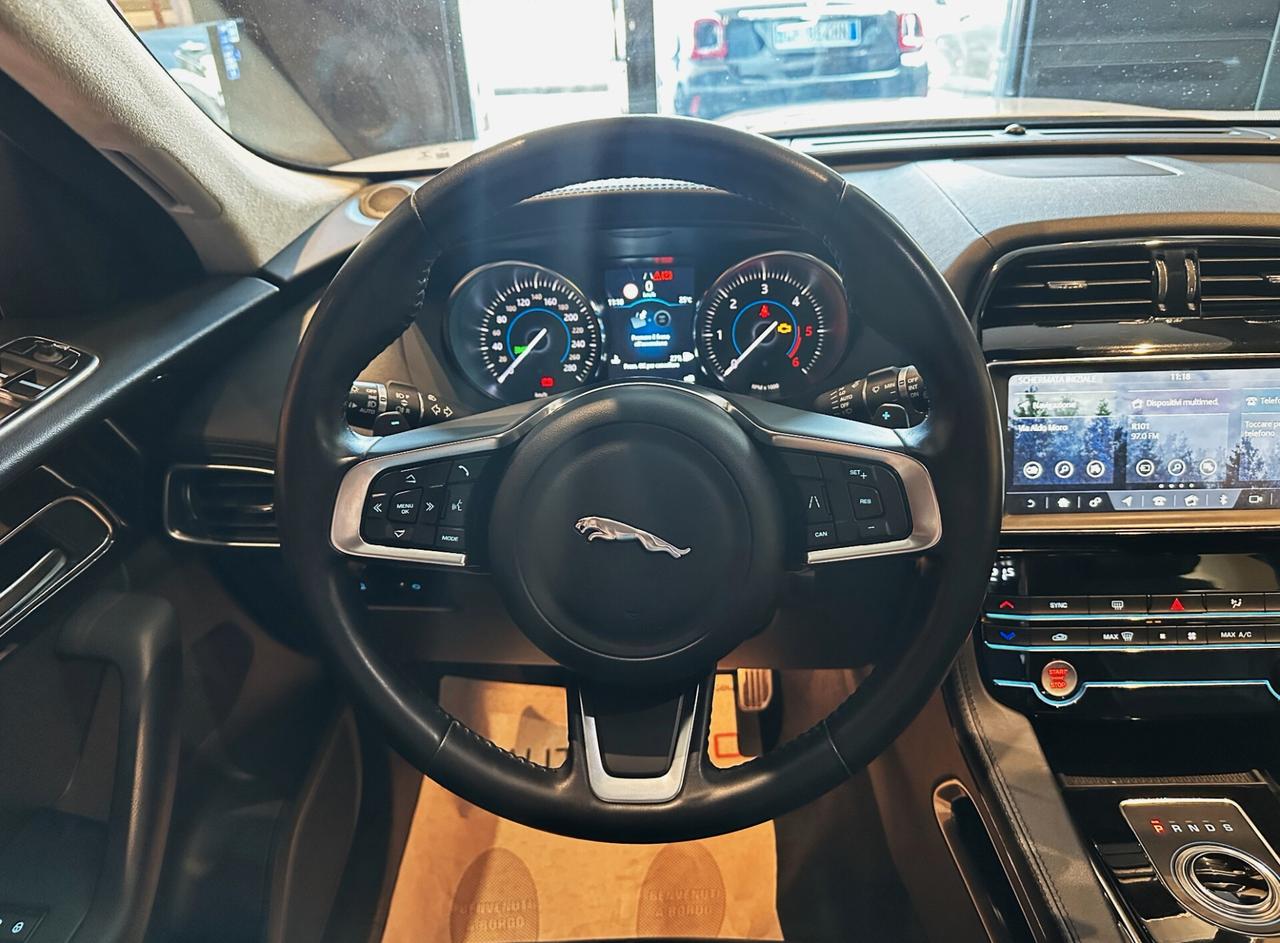 Jaguar F-Pace 2.0 D 180 CV AWD aut. Prestige