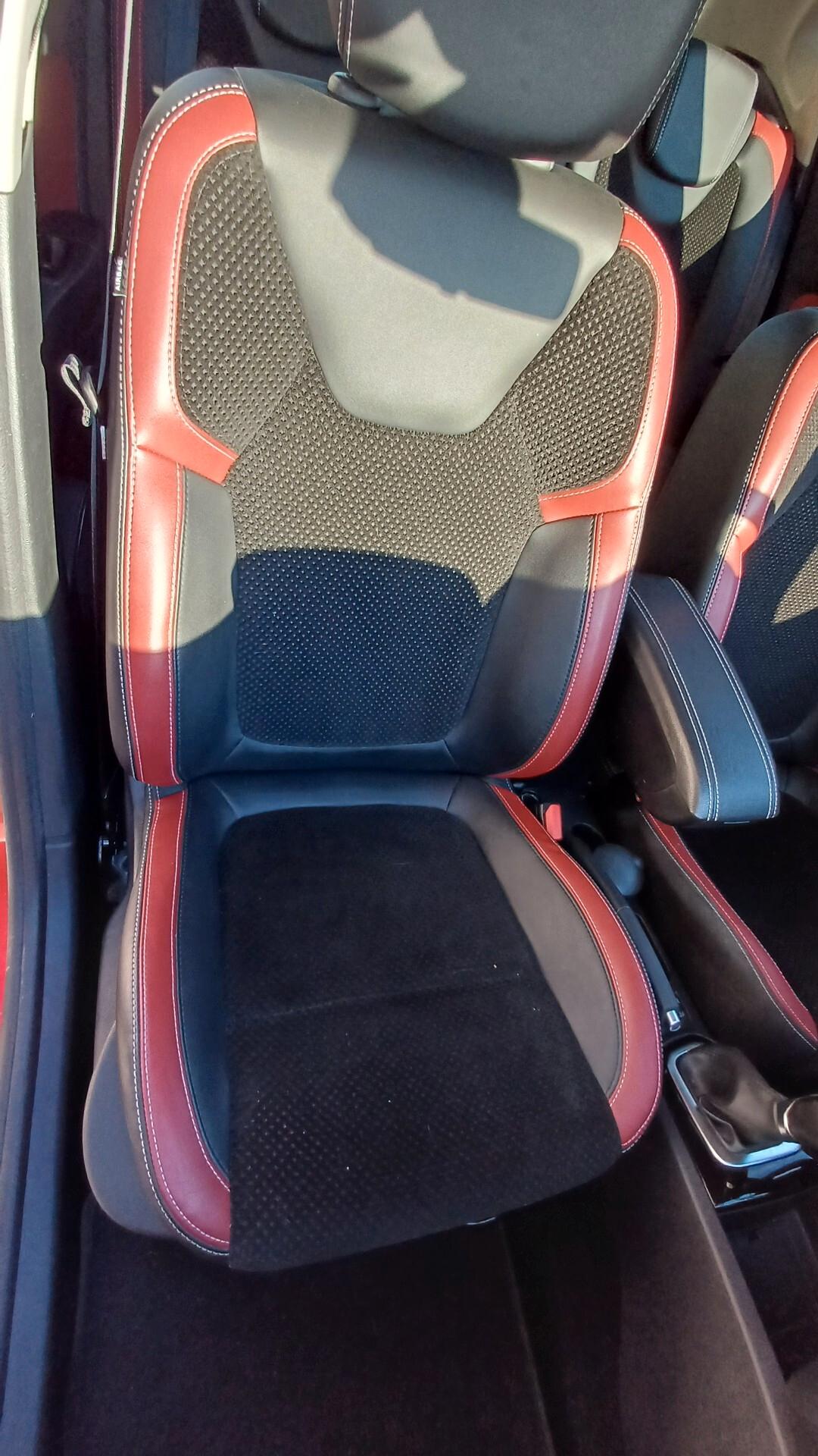 Renault Clio dCi 90CV Start&Stop 5 porte Energy Automatica neopatentati