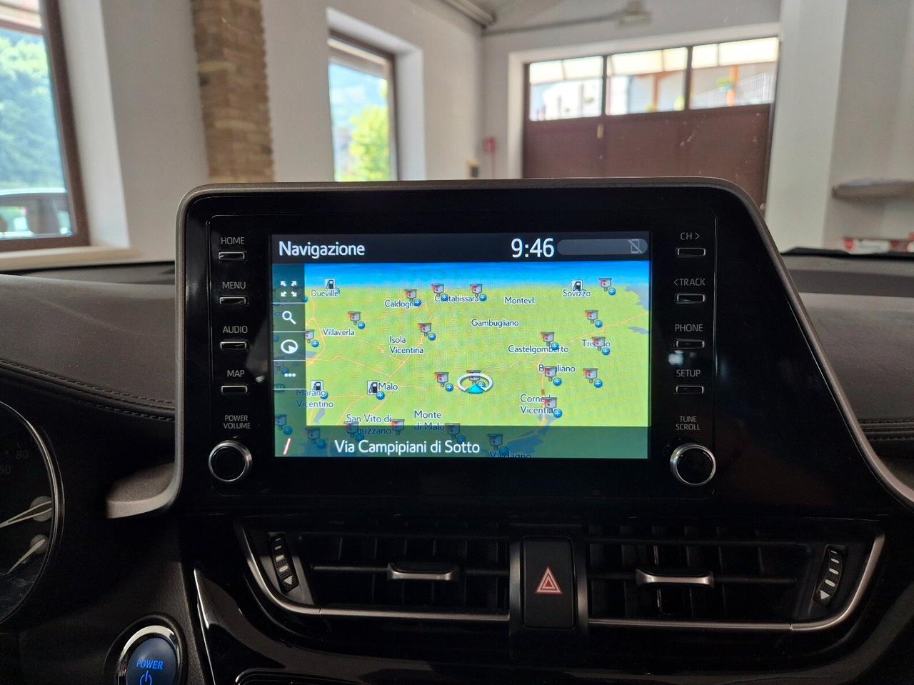 Toyota C-HR 1.8 Hybrid E-CVT Business