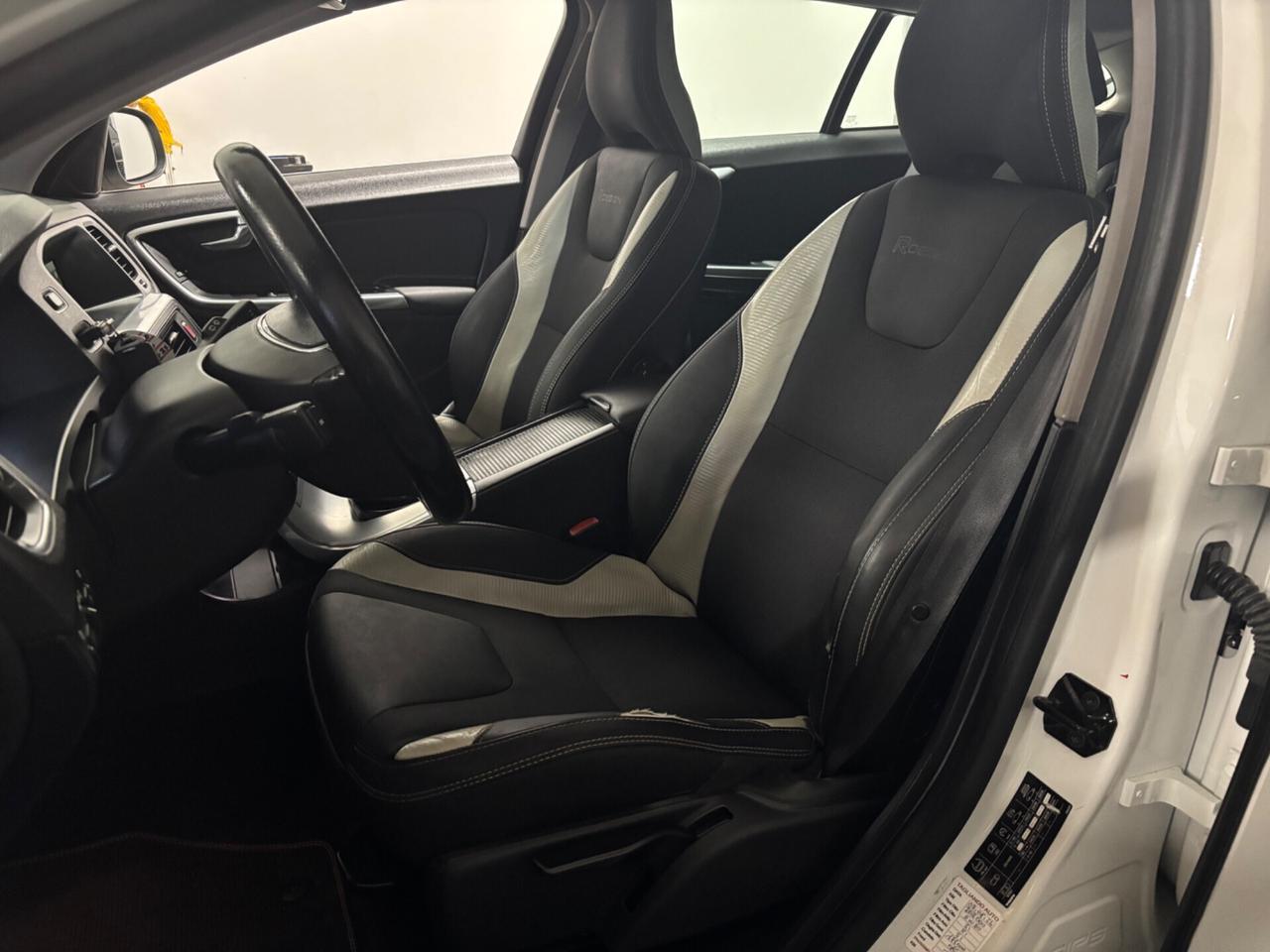 Volvo V60 D2 1.6 AUTOMATIC Summum GANCIO TRAINO