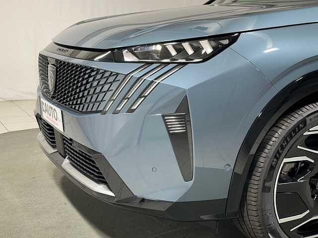 Peugeot 5008 GT motore elettrico (73kWh) 210 CV GT (7 posti)