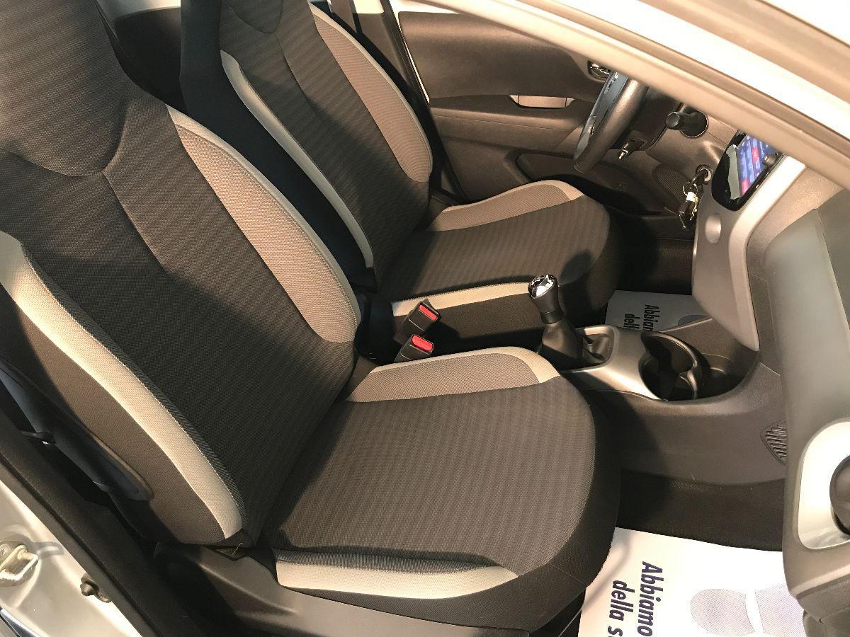 TOYOTA Aygo Connect 1.0 VVT-i 72 CV 5p. x-play
