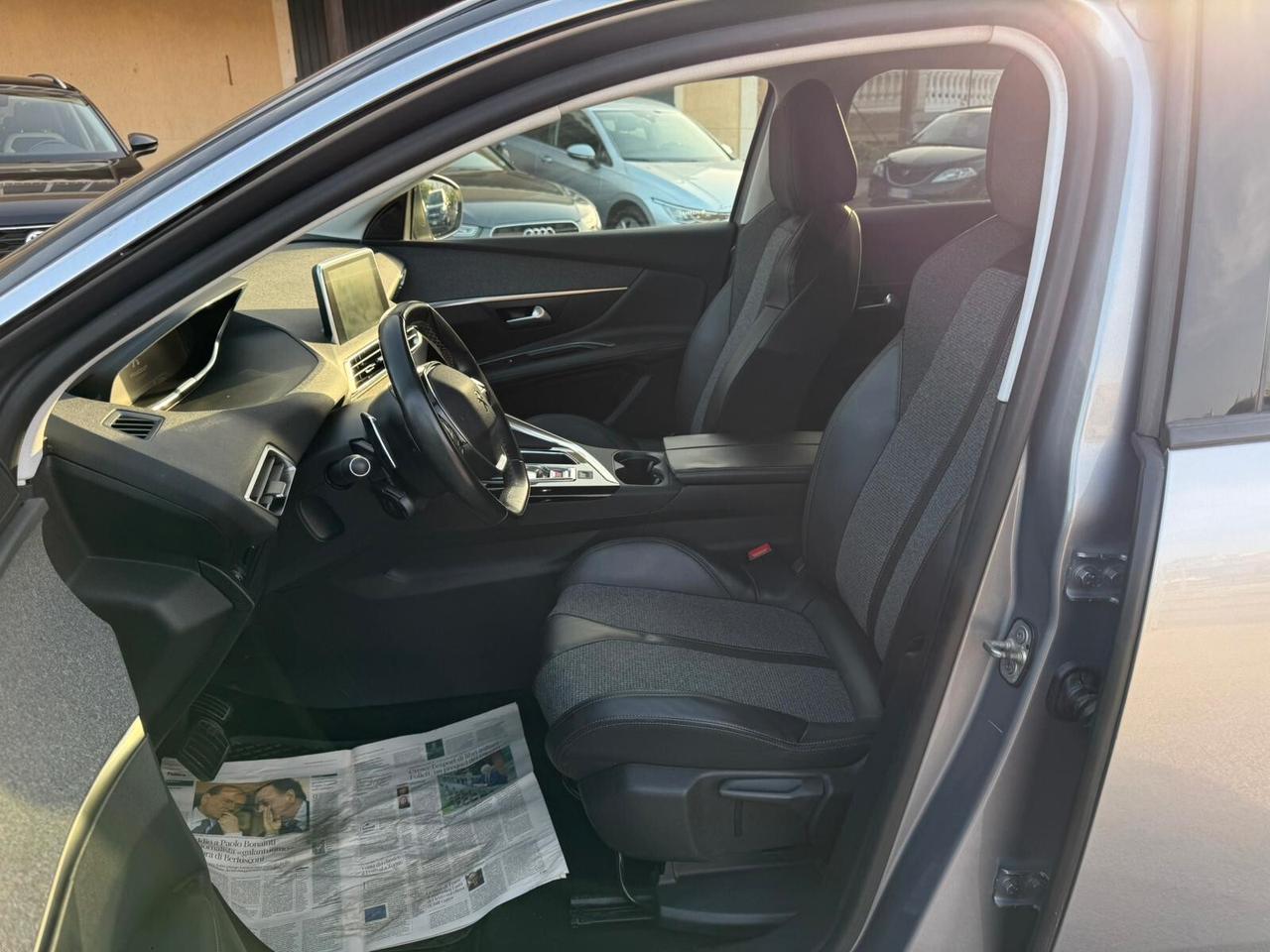 Peugeot 3008 BlueHDi 130 S&S EAT8 Allure
