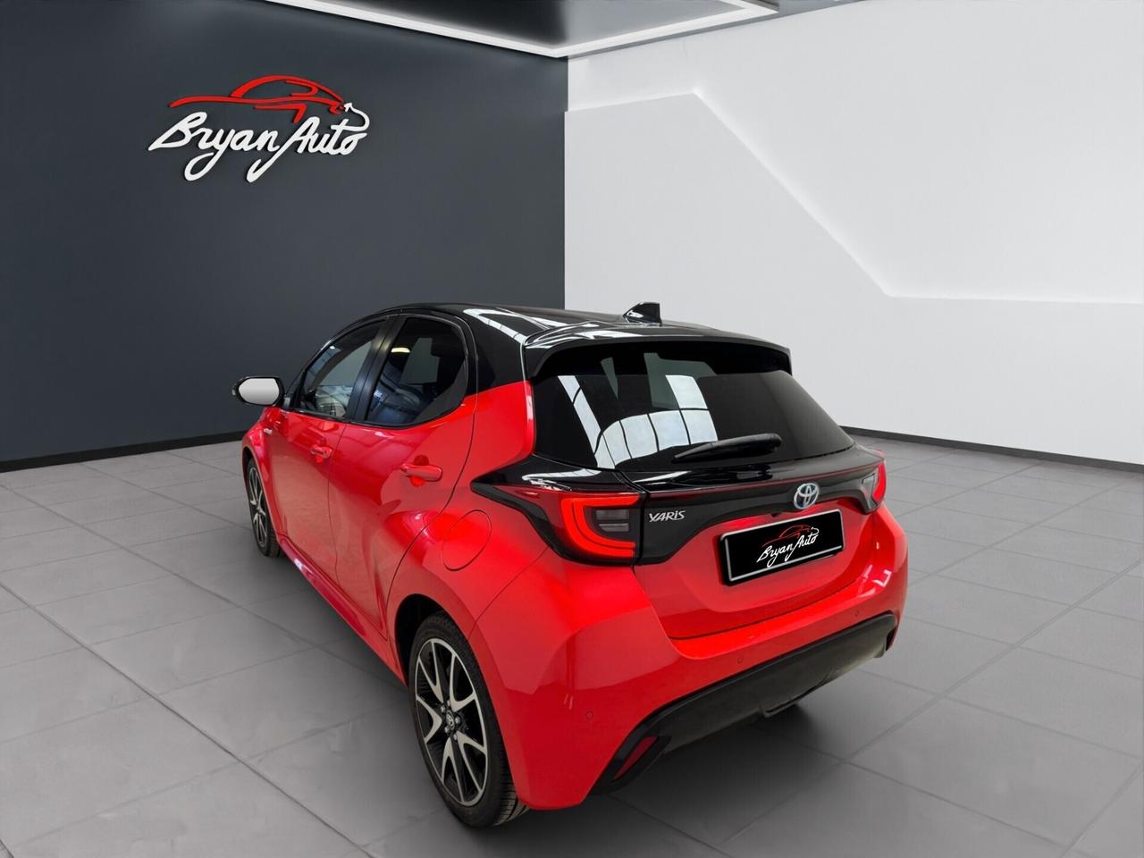 Toyota Yaris 1.5h Premiere *PROMO*