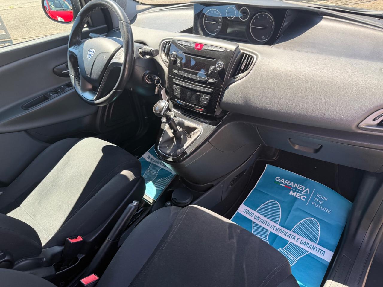 Lancia Ypsilon 0.9 TwinAir 85 CV 5 porte S&S Platinum