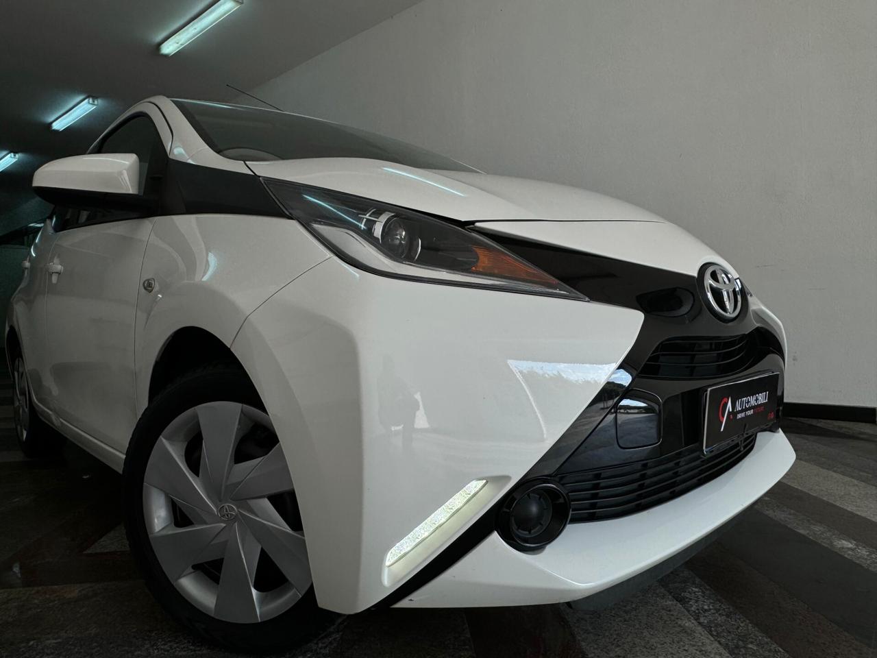 Toyota Aygo 1.0 VVT-i 69 CV 5 porte x-play