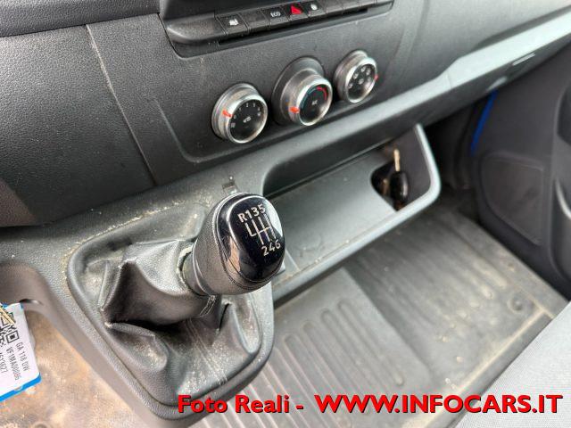 RENAULT Master T33 2.3 dCi 135 CV PASSO MEDIO