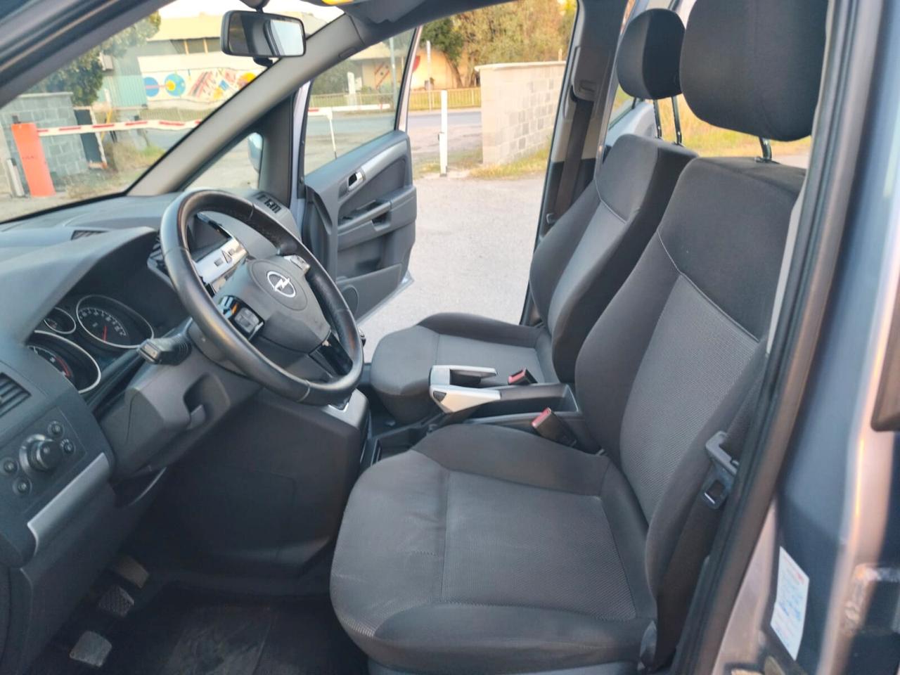 Opel Zafira 2010---1.7 Diesel 7 Posti