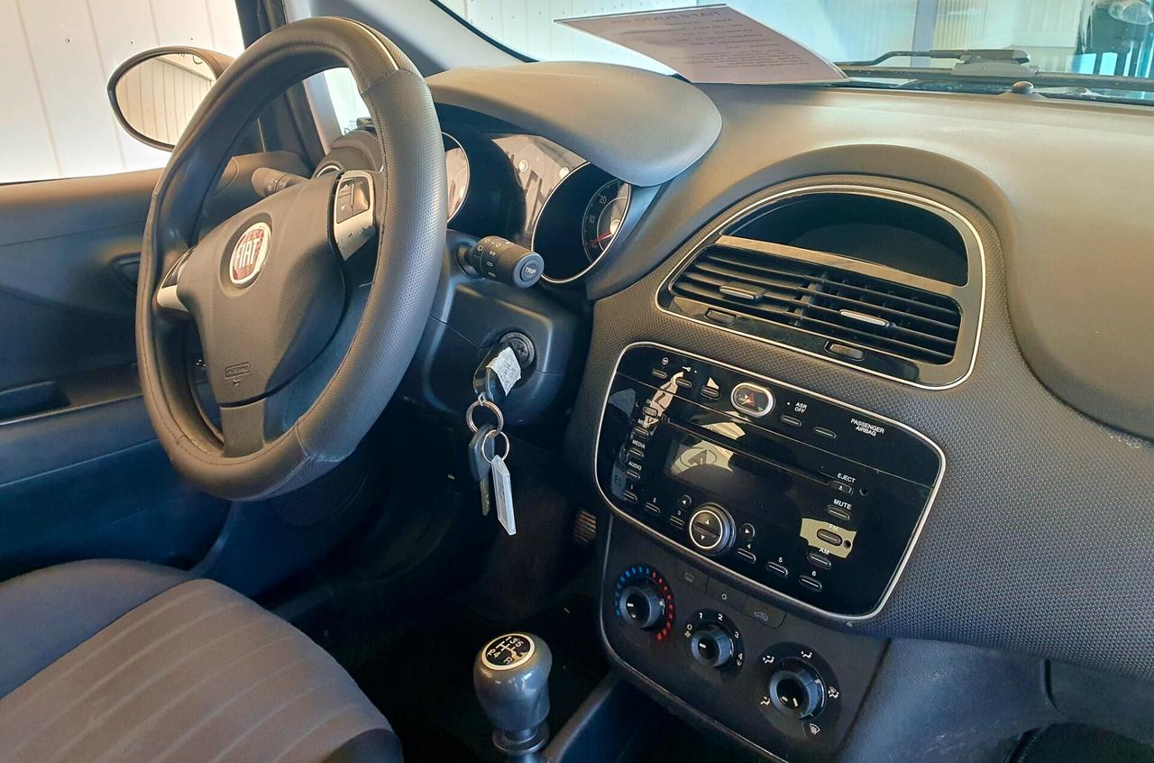 Fiat Punto 1.2 BENZ/GPL - 2017 - KM. 145.000 NEOPATENTATI