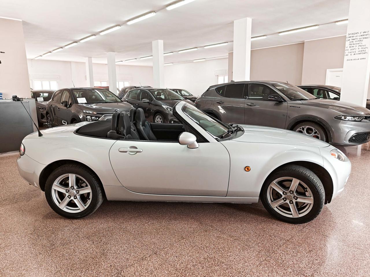 Mazda MX-5 Roadster 1.8L Wind