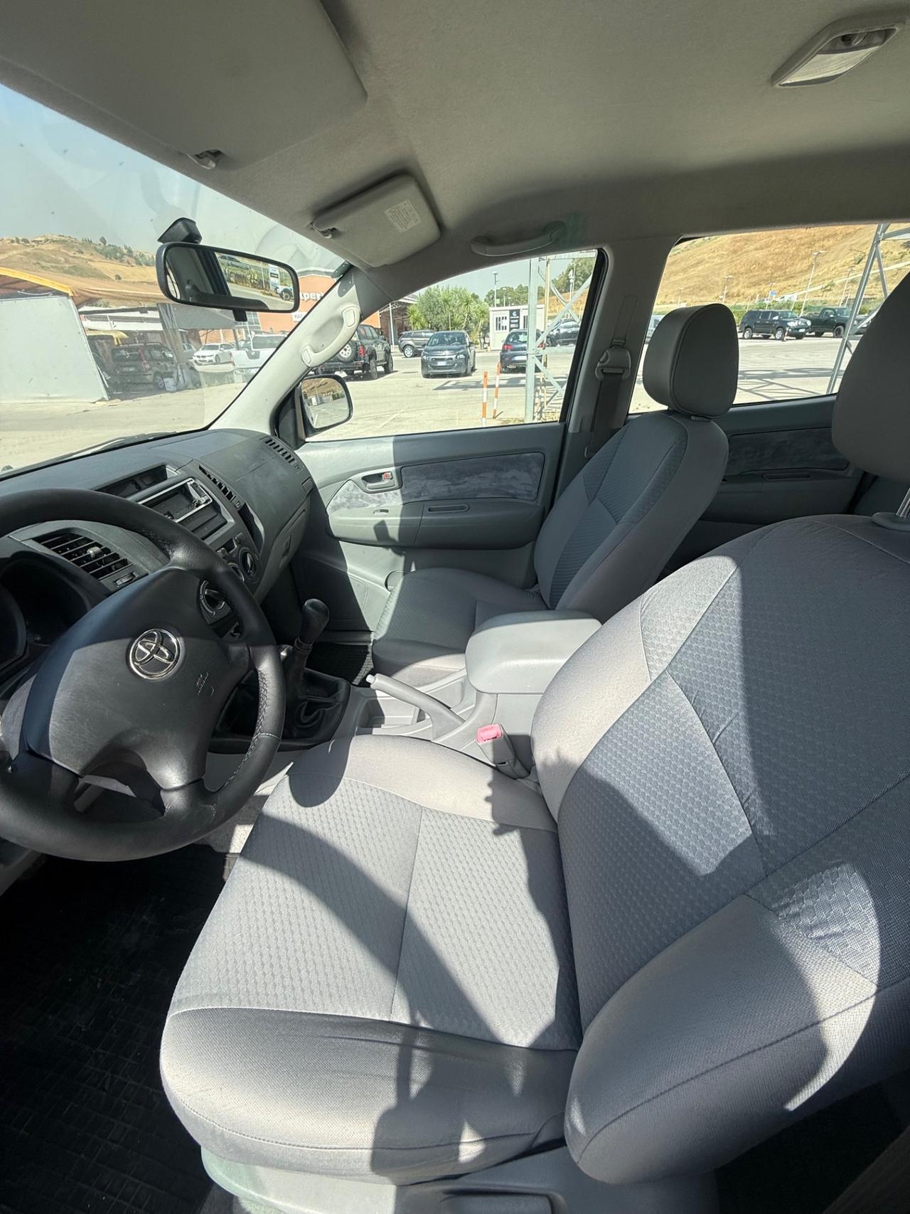 Toyota Hilux 2.5 D-4D 4WD 2p. Extra Cab DLX