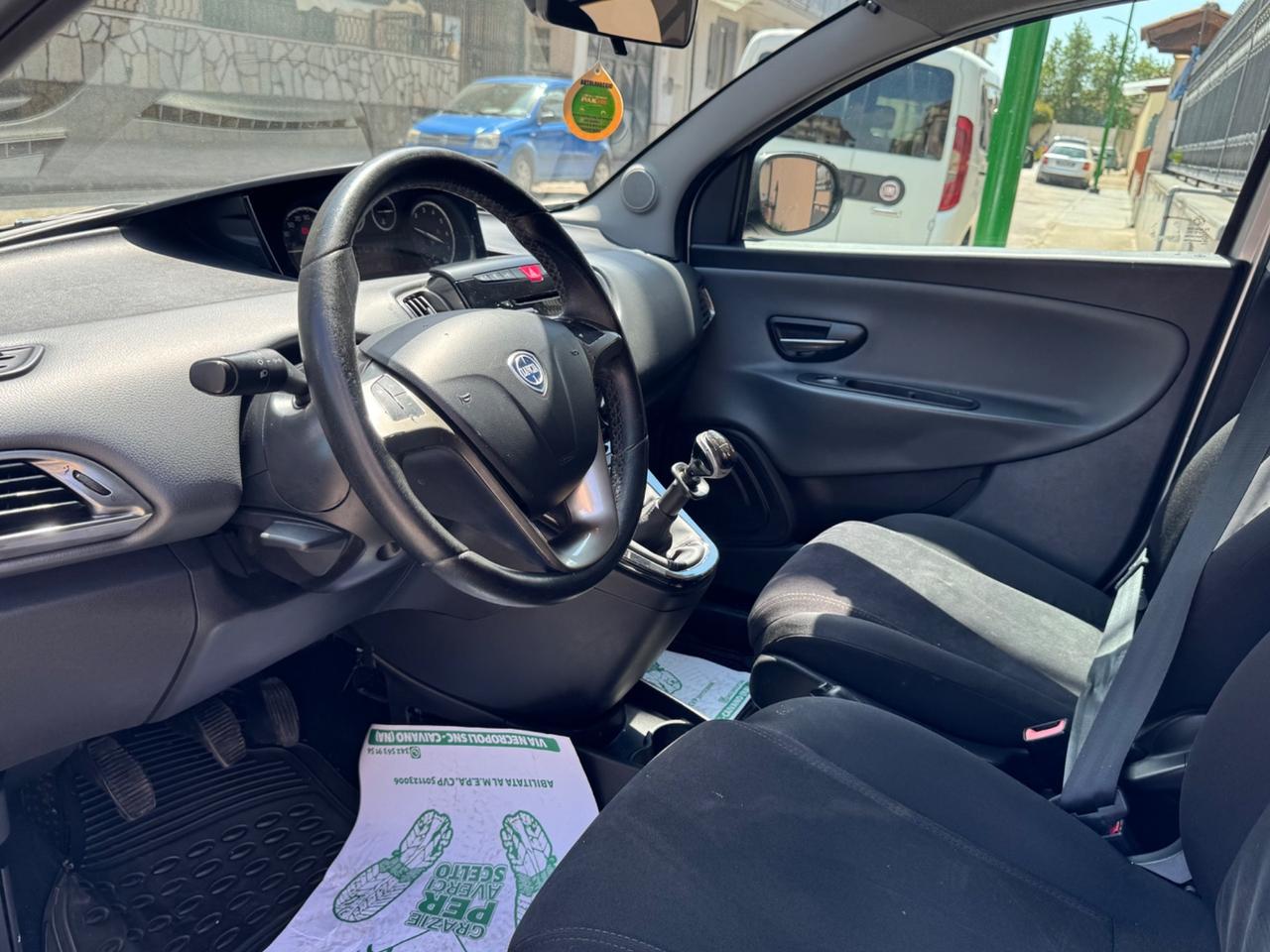 Lancia Ypsilon 1.2 69 CV 5 porte S&S Silver