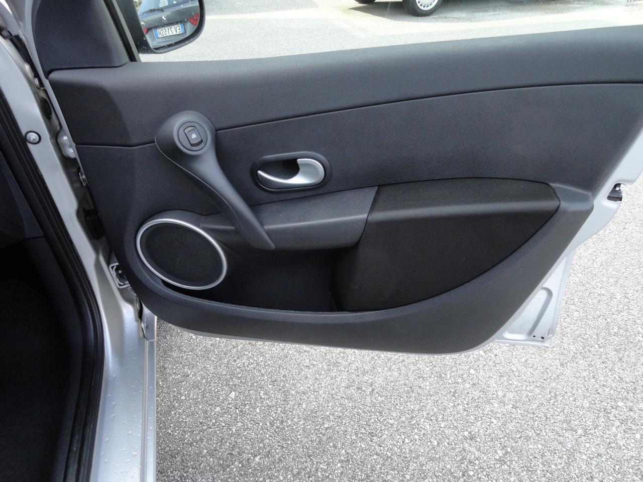 Renault Clio 1.2 16V 5 porte Dynamique