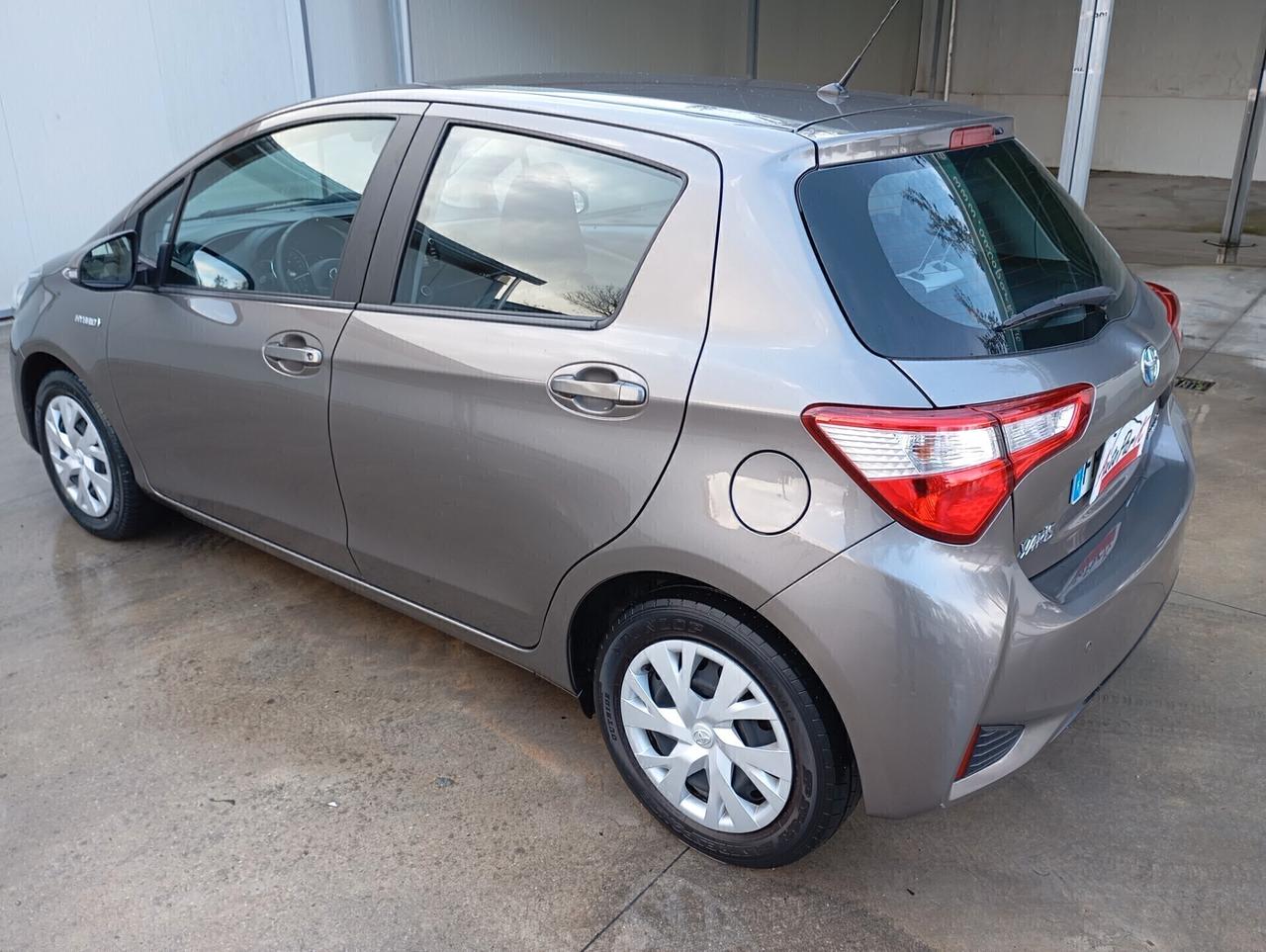 Toyota Yaris 5P 1.5 Hybrid Business Aut.