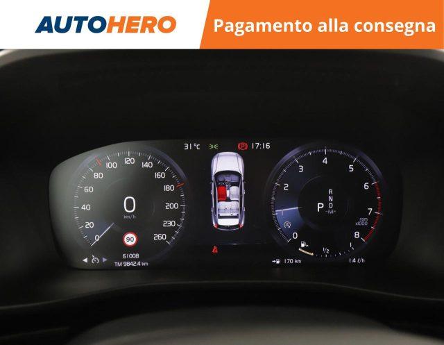 VOLVO XC40 T3 Geartronic Momentum Pro