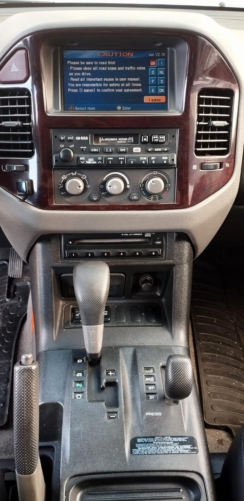 Mitsubishi Pajero 3.2 16V DI-D 3p. GLS2 Autocarro