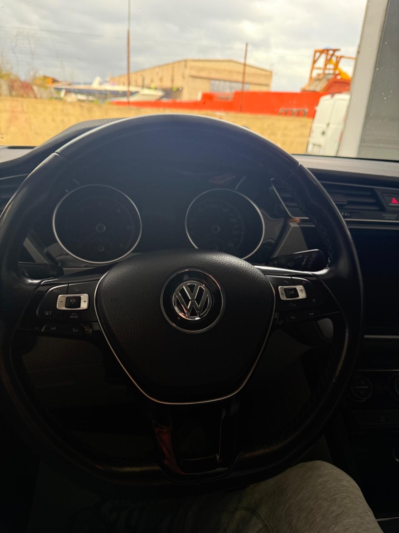 Volkswagen Touran 2.0 TDI 150 CV SCR DSG Comfortline BlueMotion Tech.