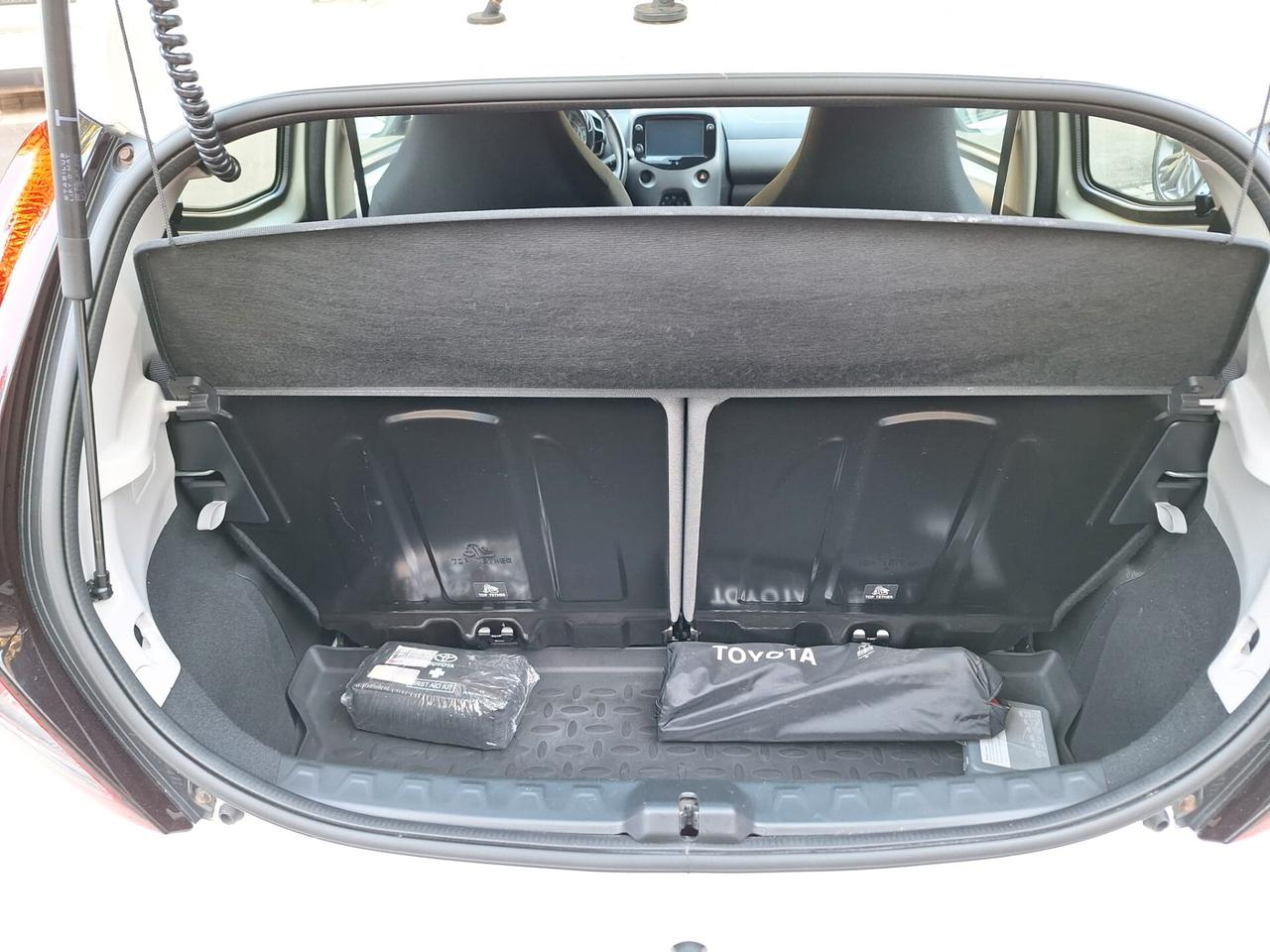 Toyota Aygo Connect 1.0 VVT-i 72 CV 5 porte x-fun