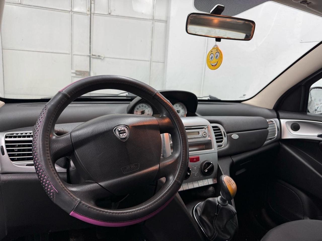 Lancia Ypsilon 1.2 platinum